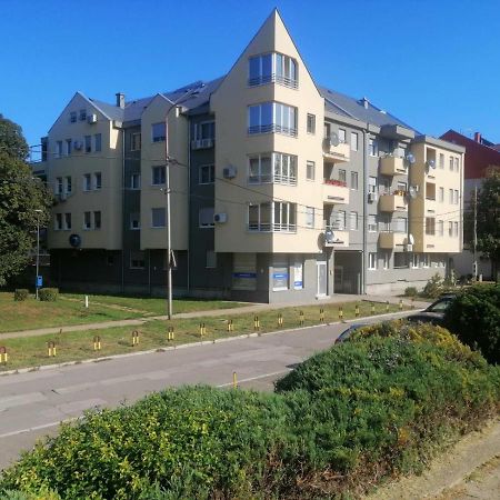 River Lux Сремска-Митровица Экстерьер фото